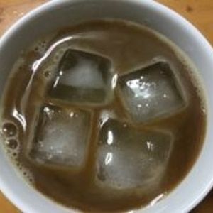 アイスコーヒーのメープルシロップ入り